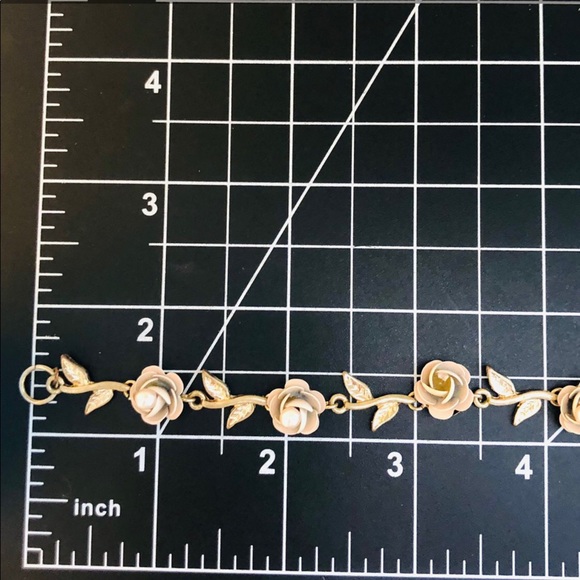 Vintage painted rose bracelet - Picture 3 of 6